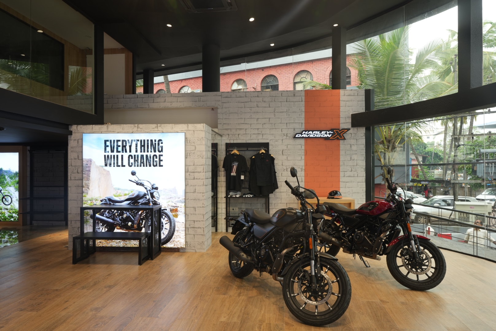 Hero best sale motorcycle showroom