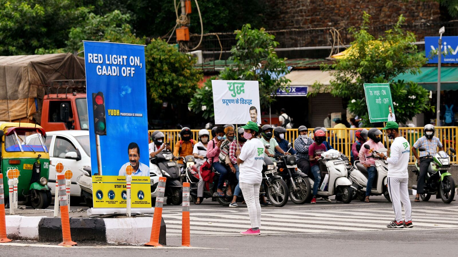 With pollution spiked, Delhi to see return of Red Light on, Gaadi Off campaign