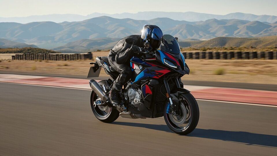BMW M 1000 XR 