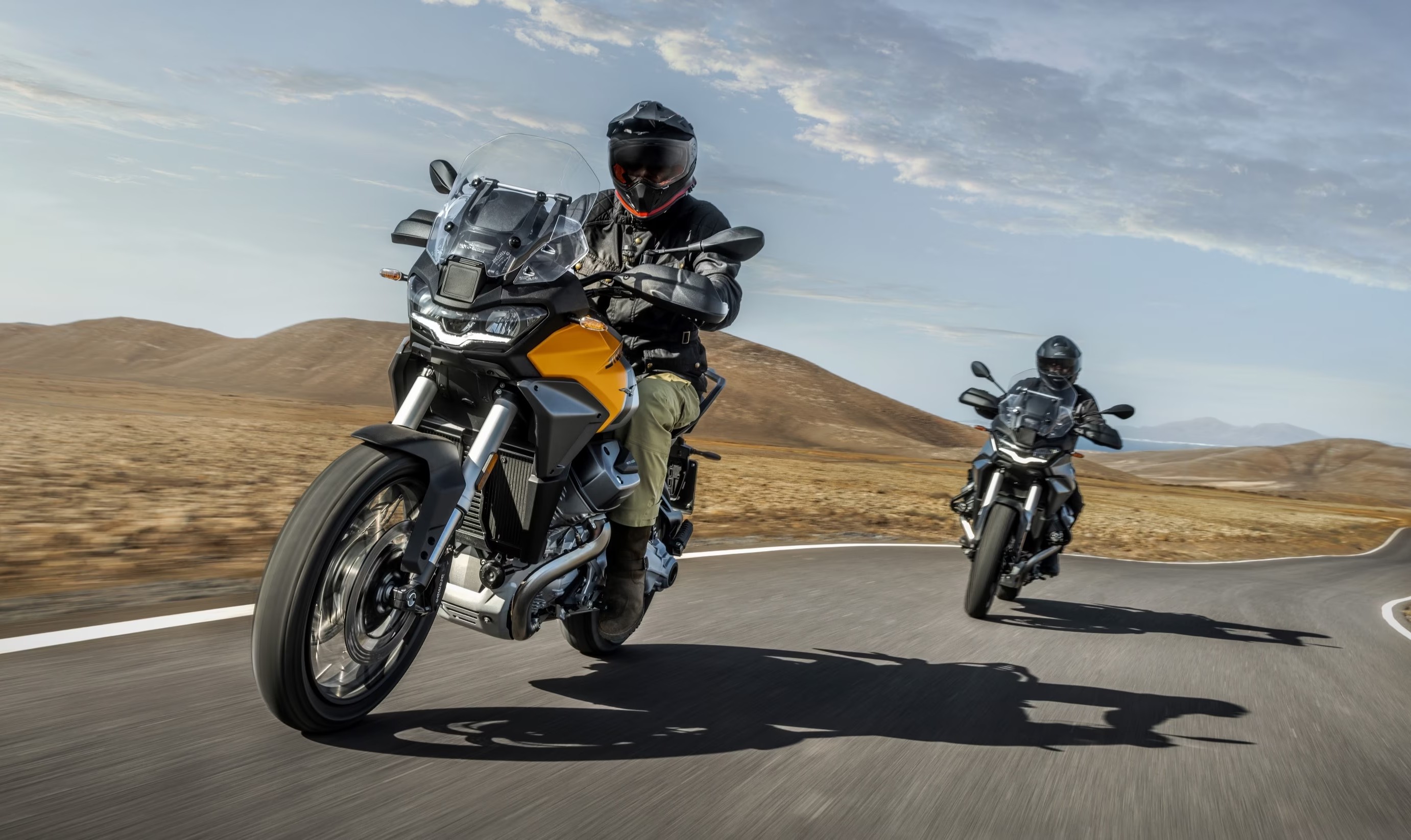 The Moto Guzzi Stelvio is powered by the V-twin “Compact Block” engine tuned for 113 bhp and 105 Nm Moto Guzzi Stelvio