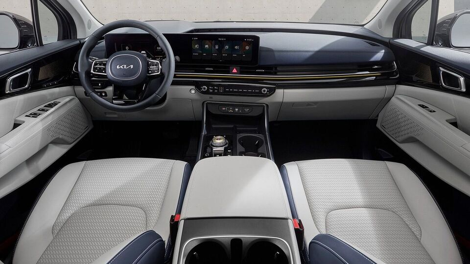 Kia Carnival facelift MPV interiors revealed ahead of India launch | HT ...