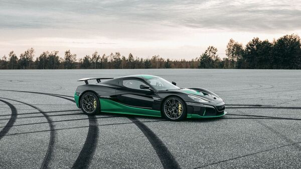 At the very core of this supercar is a mammoth 120 kWh battery pack. But range is not something that many ask about when it is the Rimac Nevera being oggled at. At the very core of this supercar is a mammoth 120 kWh battery pack. But range is not something that many ask about when it is the Rimac Nevera being oggled at.