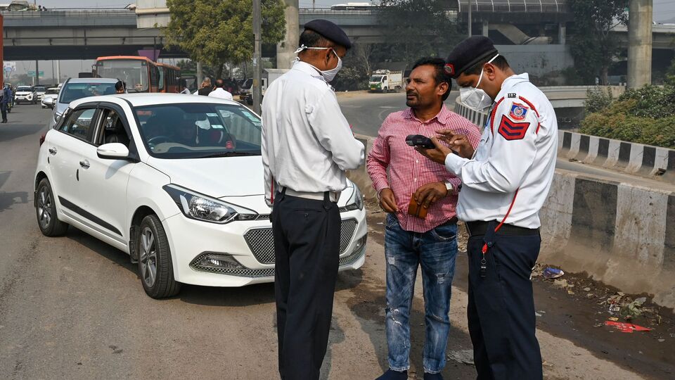 Delhi pollution traffic challan