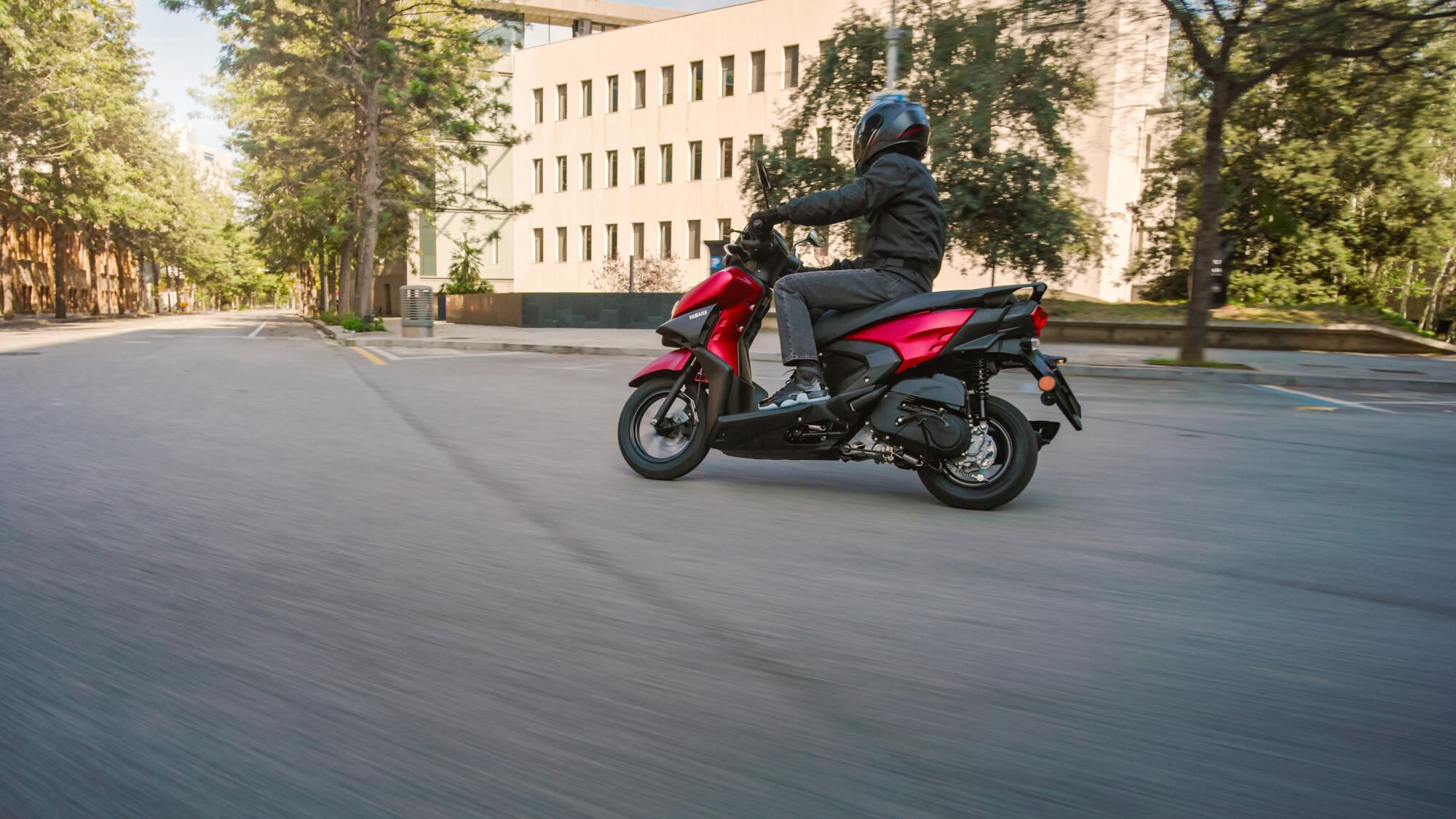 Compared to the India-spec version, the Yamaha Ray ZR 125 for Europe is about 1 kg lighter and makes 9.7 Nm of peak torque instead of 10.3 Nm 2024 Yamaha Ray ZR 125