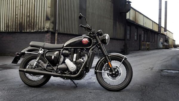 BSA Gold Star gets new colourway in the UK, unveiled at Motorcycle