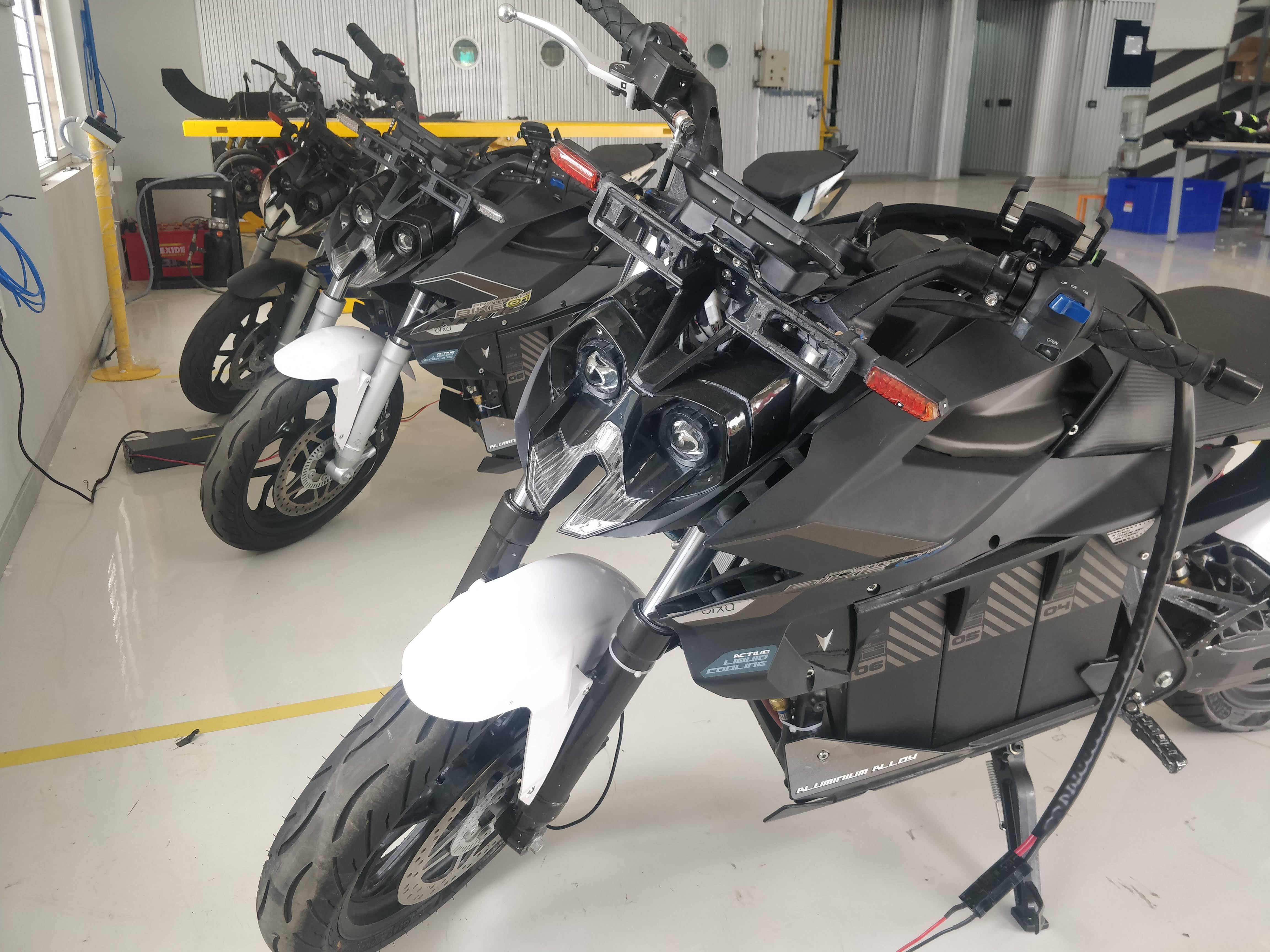 The Orxa Mantis packs a 28 kW (37.5 bhp) electric motor and a 9 kWh battery pack with a claimed 200 km of range Orxa Mantis