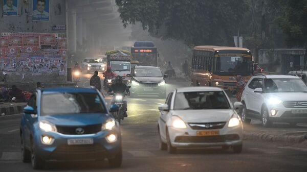 Delhi pollution BS3 petrol BS4 diesel car ban