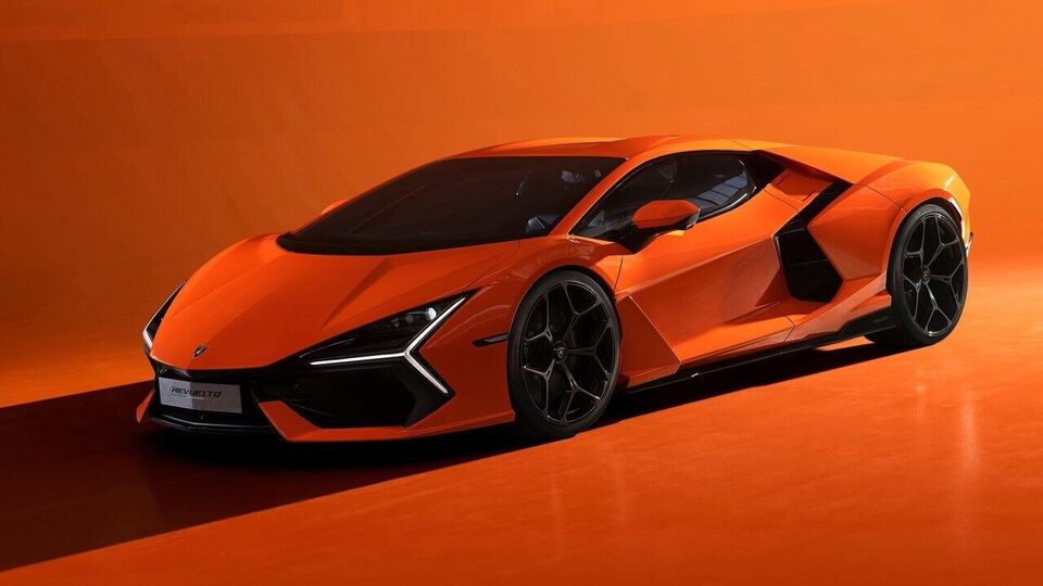 Lamborghini Revuelto 