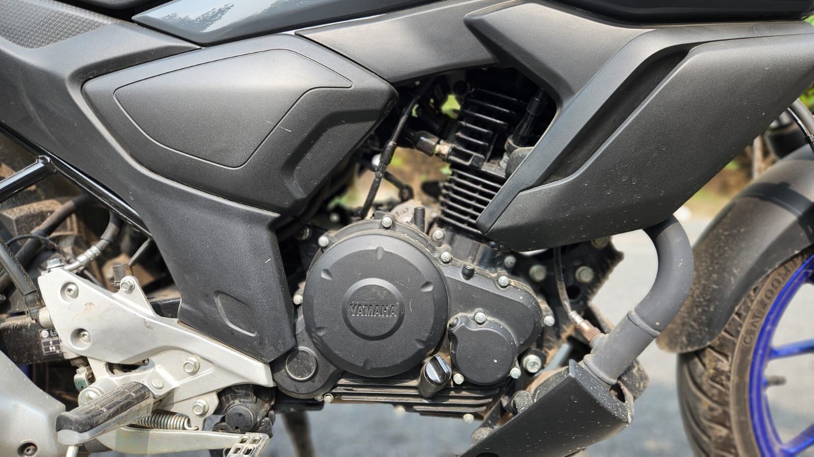 Yamaha FZS-FI V3 Price in ahmedabad (October, 2025), On Road Price