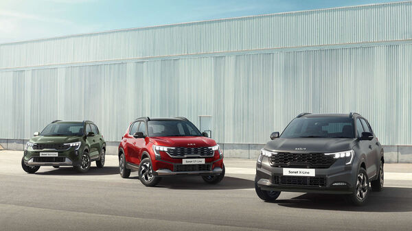 Kia Sonet facelift SUV's brochure has been leaked ahead of the official unveiling event slated later today, revealing all details of the upcoming model. Kia Sonet brochure