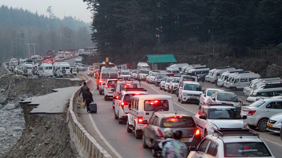 Manali Atal Tunnel traffic jam
