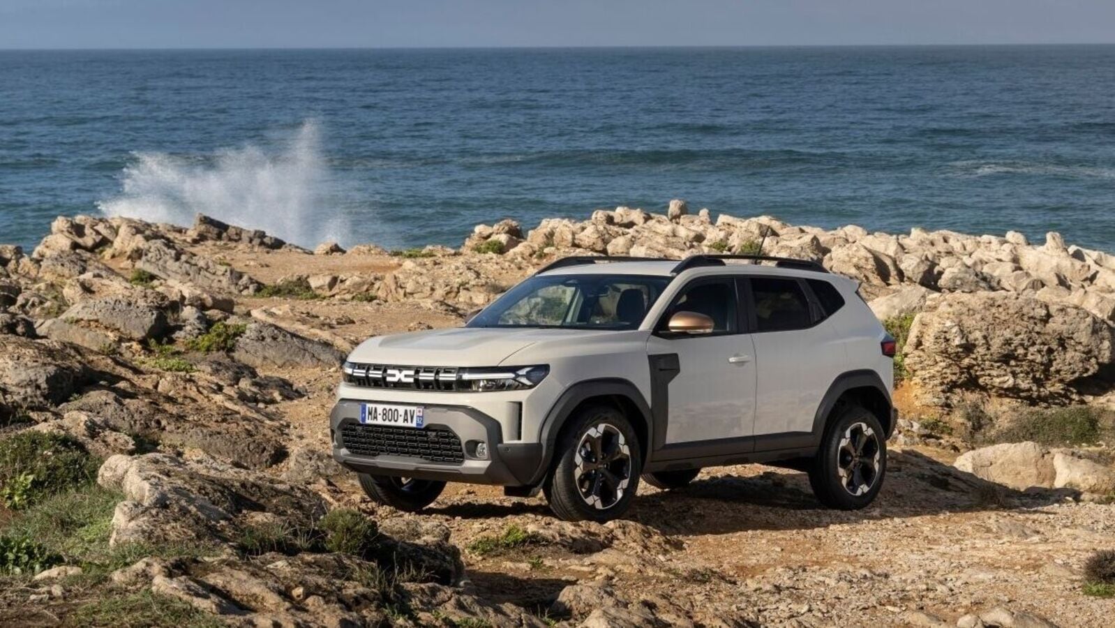 2024 Renault Duster makes global debut with 4x4 and hybrid powertrain