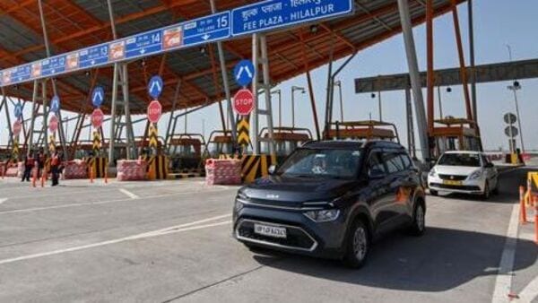 Delhi-Mumbai Expressway toll plaza