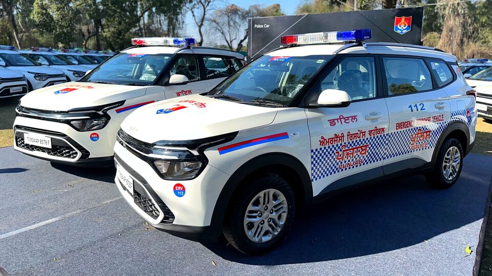 Kia Carens Punjab Police