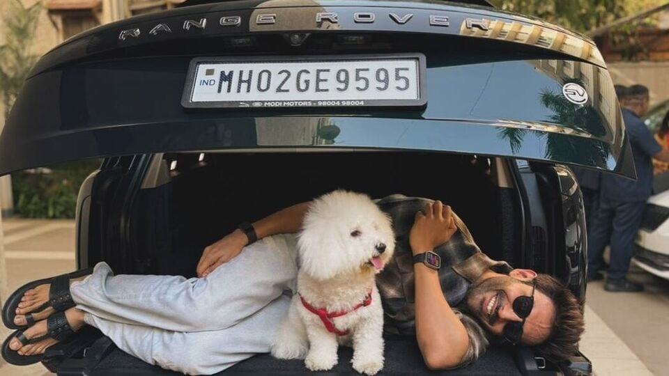 Kartik Aaryan Range Rover SV