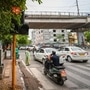 File photo of commuters caught jumping red light at a traffic signal in Karol Bagh, Delhi. The city has seen this traffic violation rise by 200 per cent within the first three months of the year. (HT_PRINT)