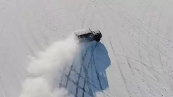 https://www.mobilemasala.com/auto-news/Watch-Mercedes-Benz-EQG-puts-ice-on-fire-drifts-on-a-frozen-lake-i251908