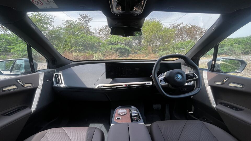 BMW iX50