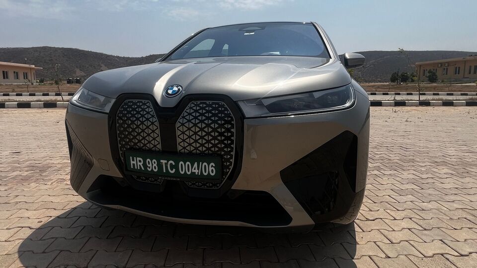 BMW iX50