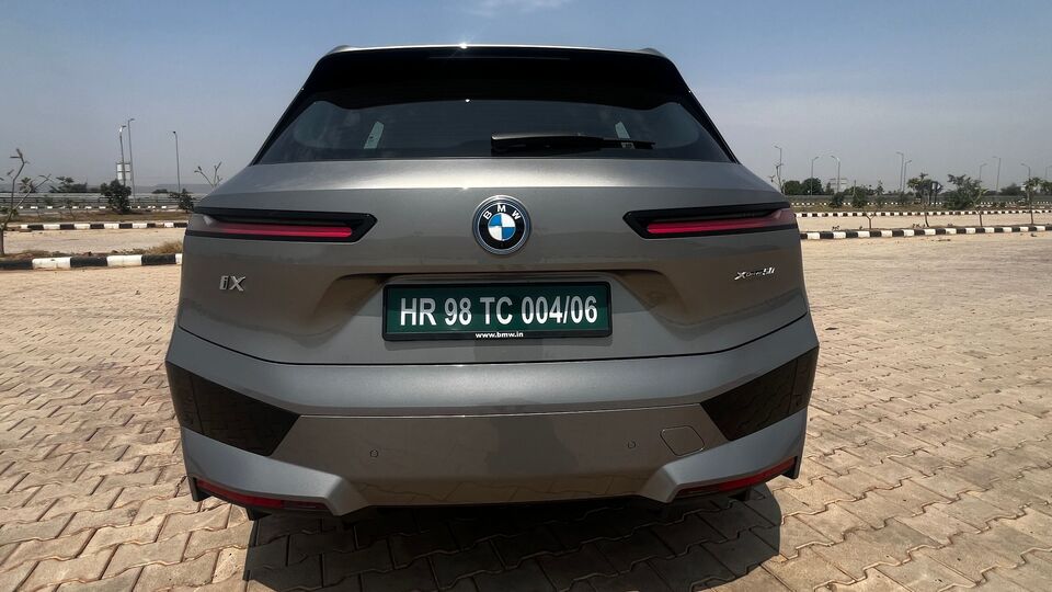 BMW iX50