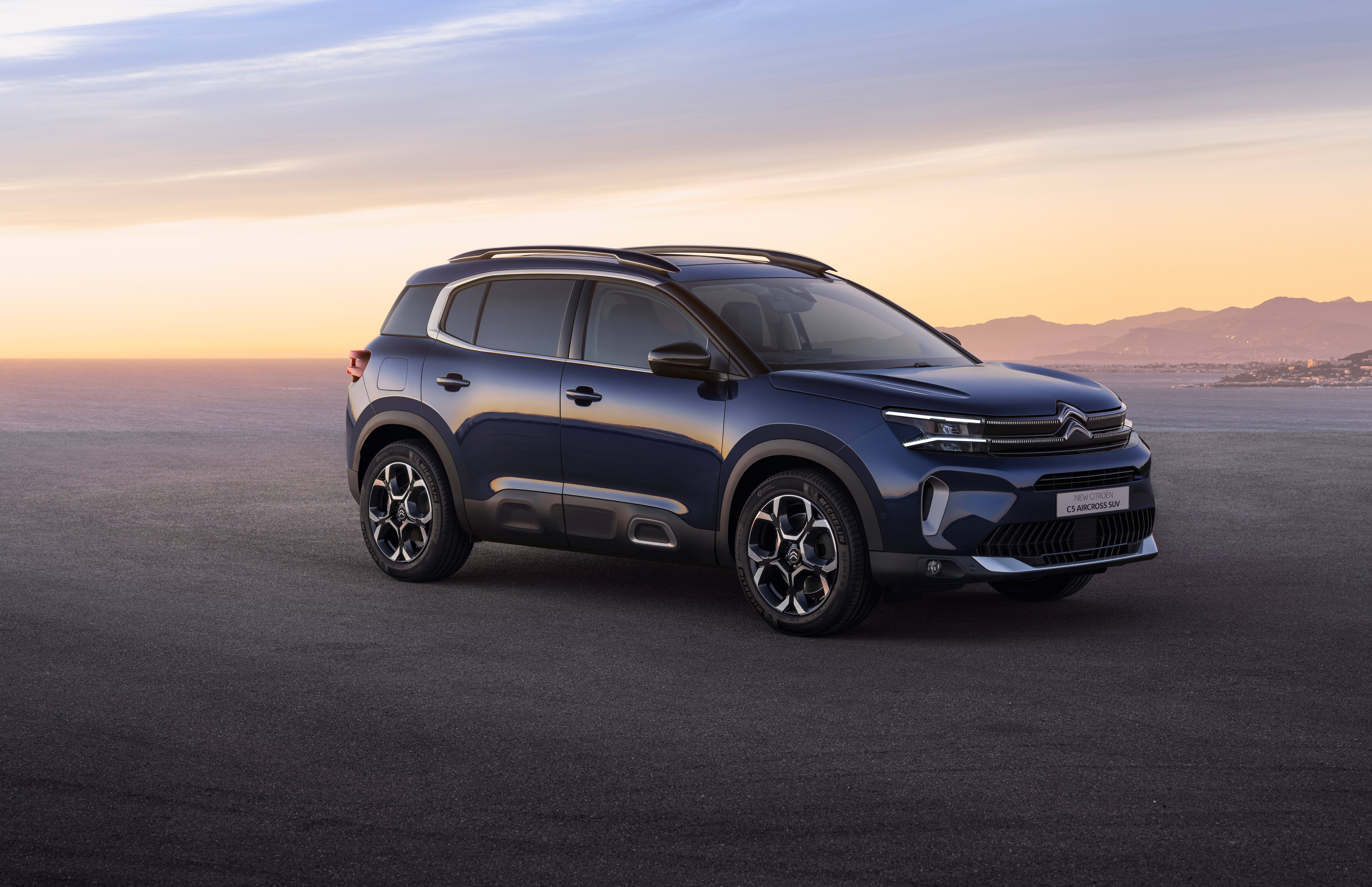 Citroën's physical and digital integration, embodied in its La Maison Citroën concept, introduces you to a whole new retail experience