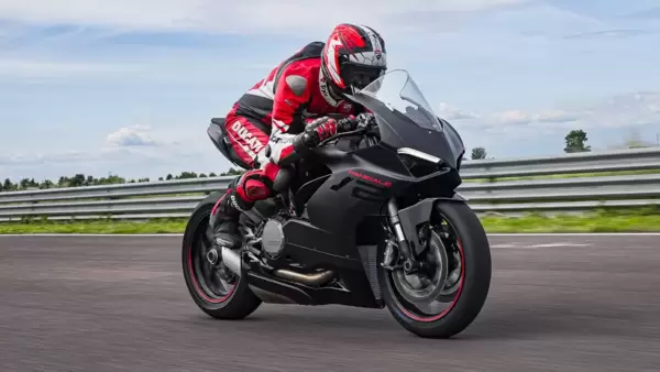https://www.mobilemasala.com/auto-news/Ducati-Panigale-V2-gets-new-black-livery-bookings-open-i255056