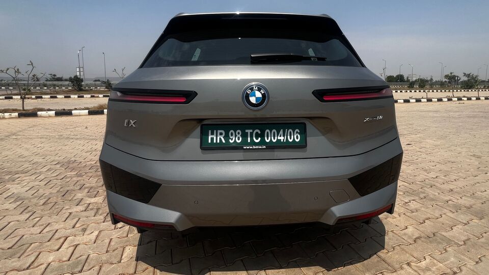 BMW iX50