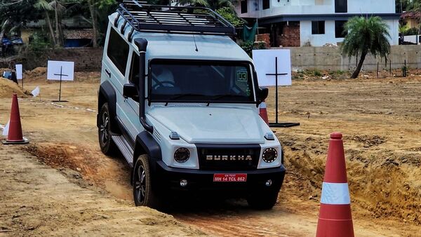 The all-terrain 18-inch wheels on the Force Gurkha lends the SUV a lot of grip on a variety of conditions.