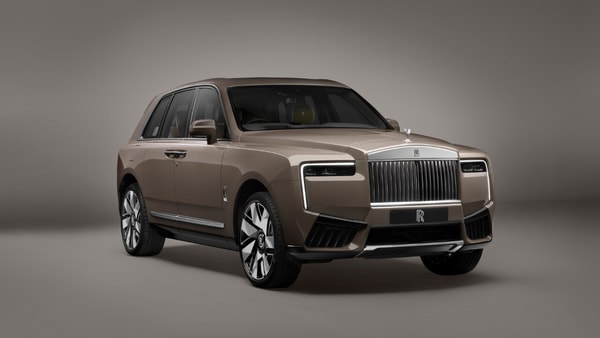 https://www.mobilemasala.com/auto-news/Rolls-Royce-Cullinan-Series-II-unveiled-gets-design-and-feature-enhancements-i261687