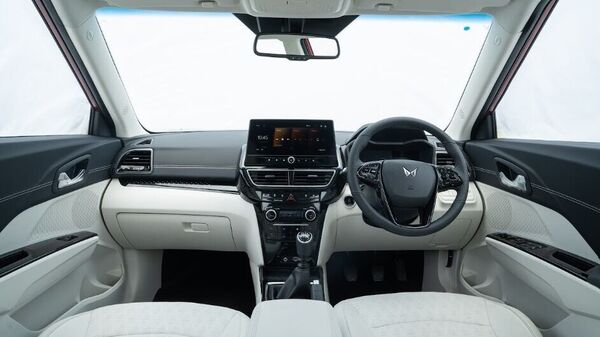 A look at the dashboard layout inside Mahindra XUV 3XO.