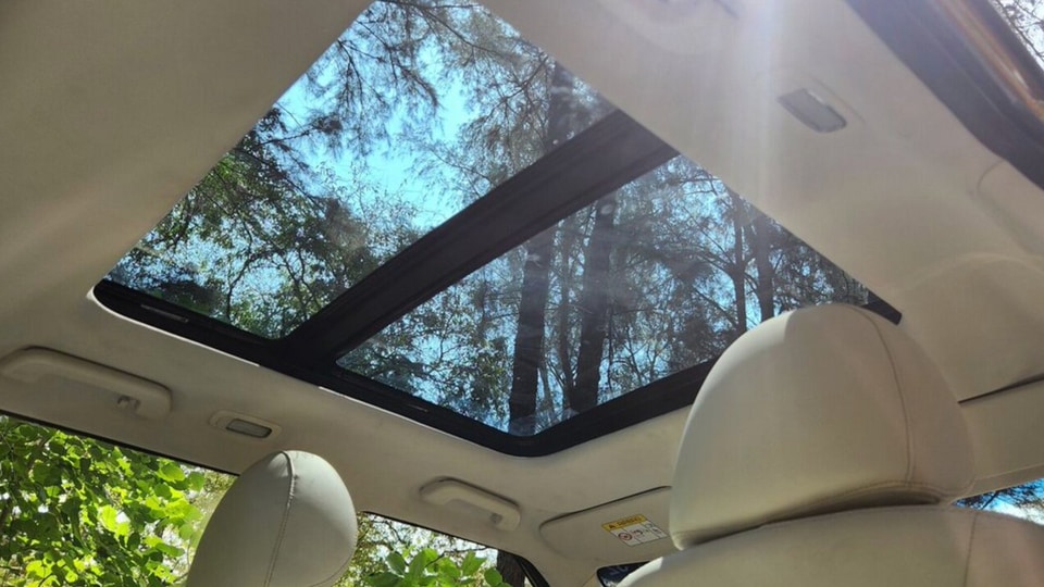 Mahindra XUV 3XO panoramic sunroof
