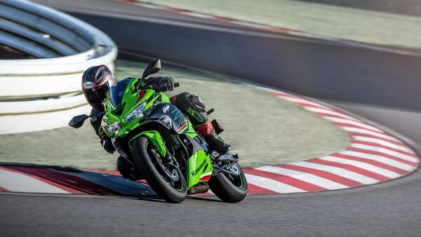 The Kawasaki Ninja ZX-4RR packs a 399 cc four-cylinder motor that belts out a whopping 76 bhp and 37.6 Nm of peak torque with a kerb weight of just 189 kg