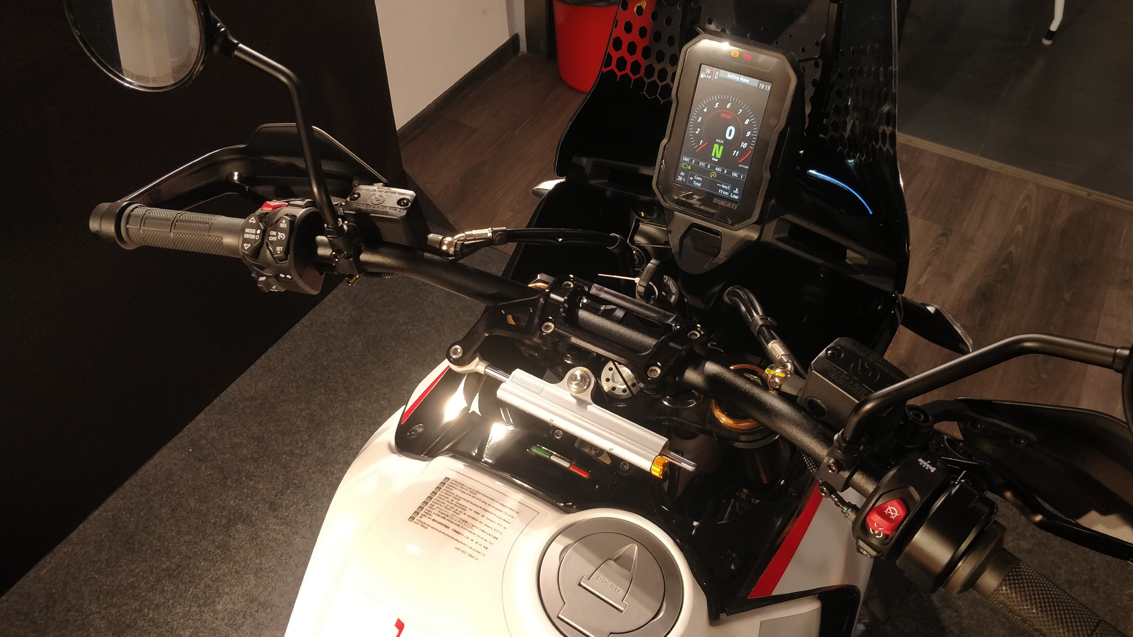 The DesertX Rally gets a 5-inch TFT screen with the Ducati Multimedia System with turn-by-turn navigation Ducati DesertX Rally Delivery