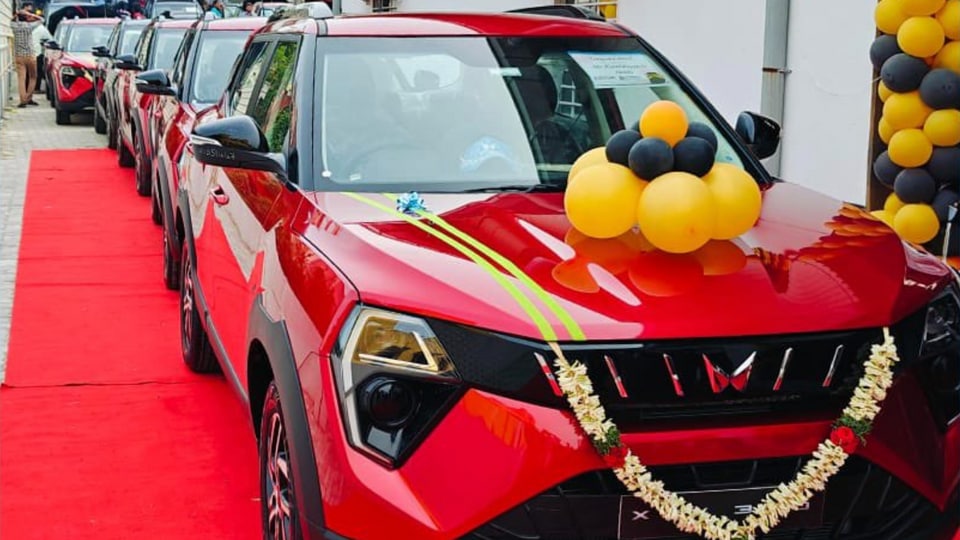 Mahindra XUV 3XO delivery