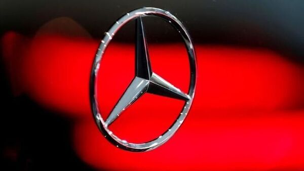 https://www.mobilemasala.com/auto-news/Mercedes-Benz-updates-GLC-SUV-C-Class-with-new-powetrain-more-features-i269289