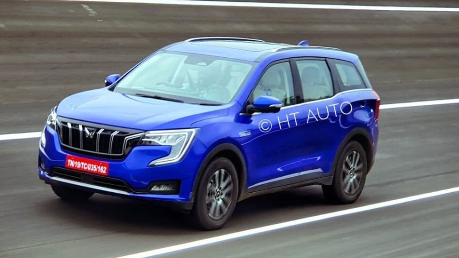 Mahindra XUV700 now on discount. Pros and cons of SUV explained