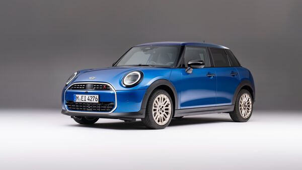 https://www.mobilemasala.com/auto-news/New-gen-MINI-Cooper-5-door-makes-global-debut-with-more-practicality-and-legroom-i271813