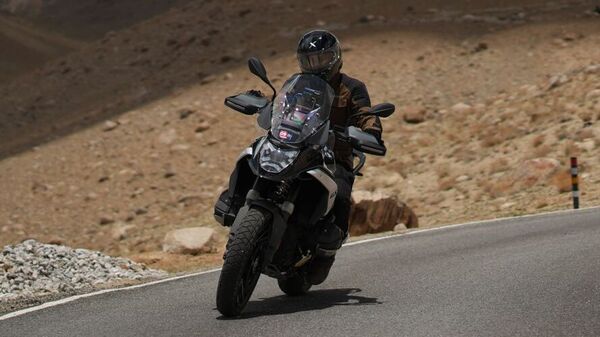 The ergonomics of the R 1300 GS are of a typical adventure tourer. BMW R 1300 GS