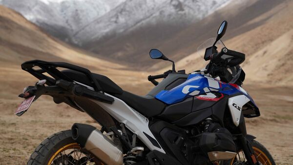 The transmisison is now placed under the engine whereas it used to be behind the engine earlier. This has helped in liberating more space for the new exhaust. The exhaust itself sounds throaty and it just gets better as the revs increase.