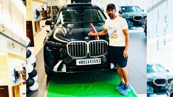 रिद्धिमान साहा BMW X7