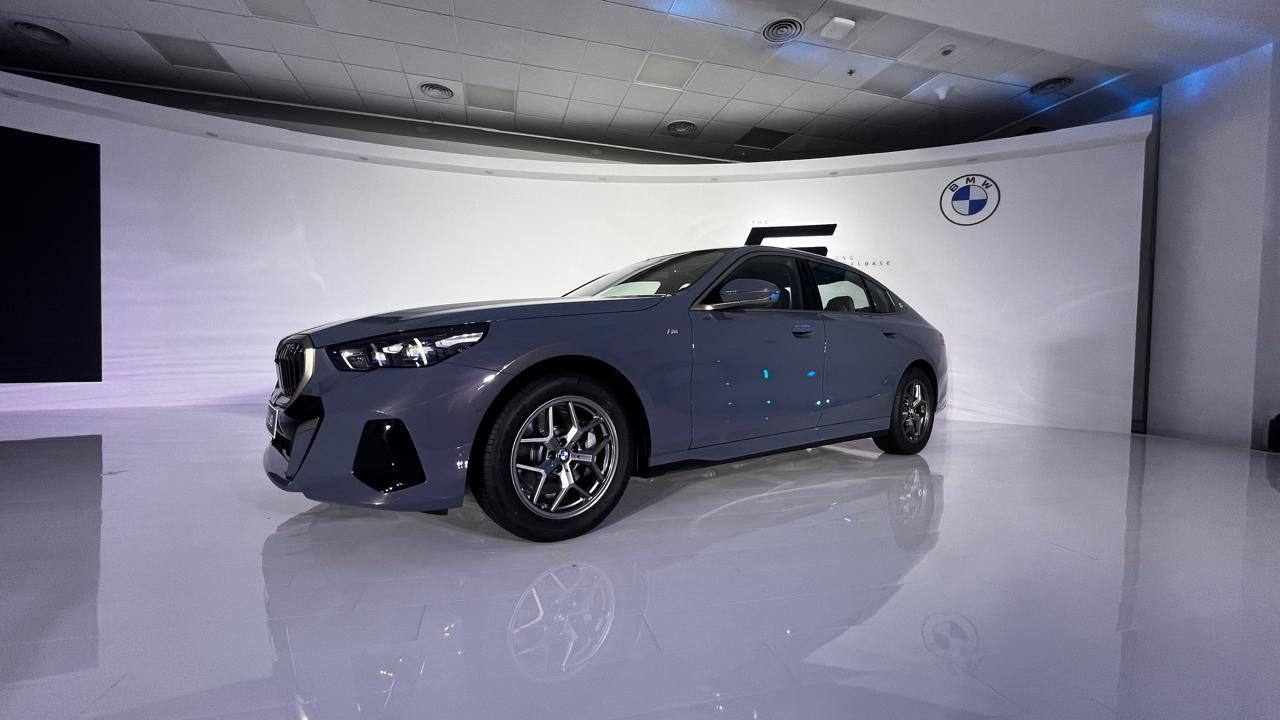 2024 BMW 5 Series LWB
