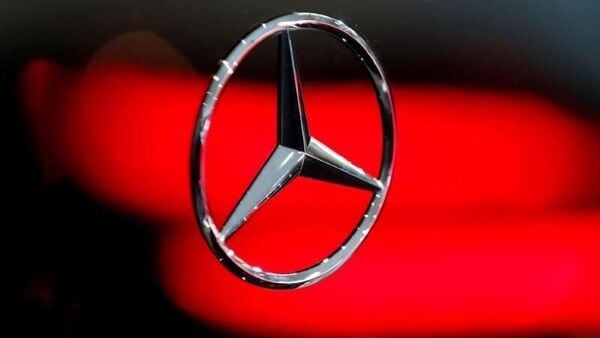 https://www.mobilemasala.com/auto-news/Mercedes-Benz-shifts-gears-prioritises-combustion-engines-over-EVs-i277620