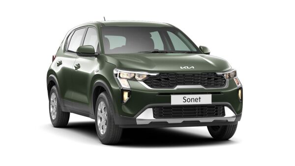 The Kia Sonet (pictured above in Pewter Olive) is offered with two engine options, which are a 1.5-litre diesel engine and a 1.0-litre turbo-petrol, each limited to one gearbox option. 