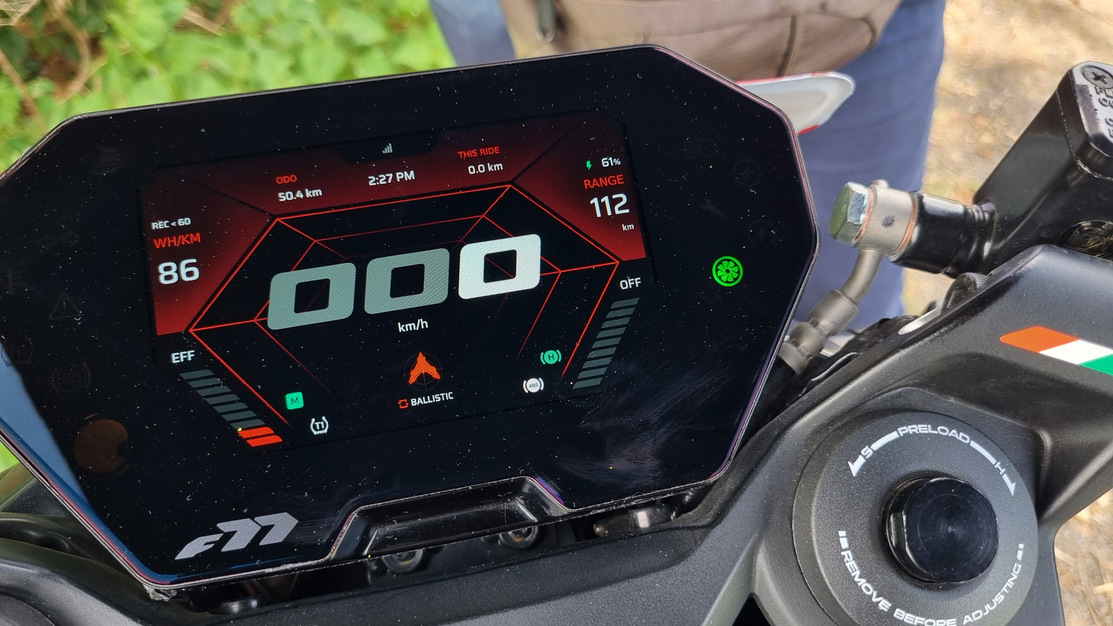 The console is the same but the UI is new and more readable. It also gets Violette AI that brings enhanced telematics and even suggestions for riders