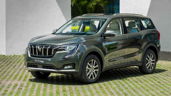 Mega cut in Mahindra XUV700 AX7 range prices, now starts at Rs…