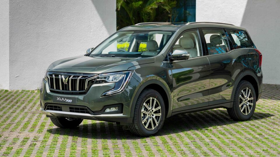 XUV700