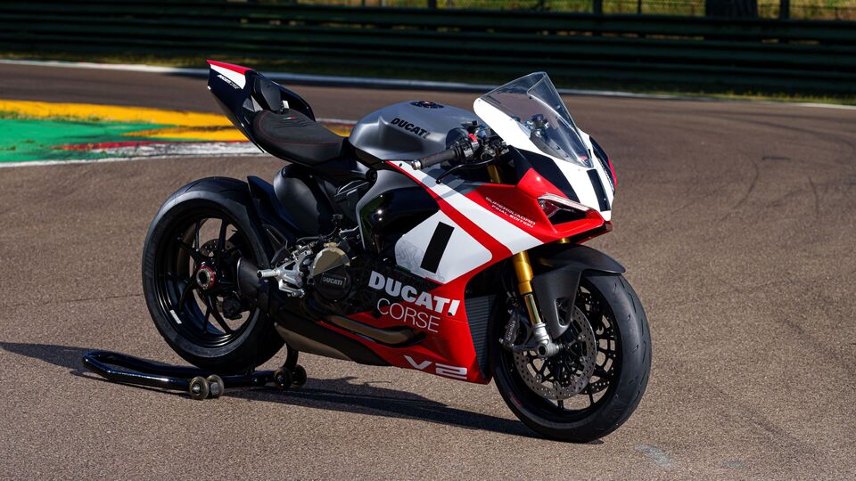 Ducati Panigale V2 Superquadro Final Edition revealed, limited to