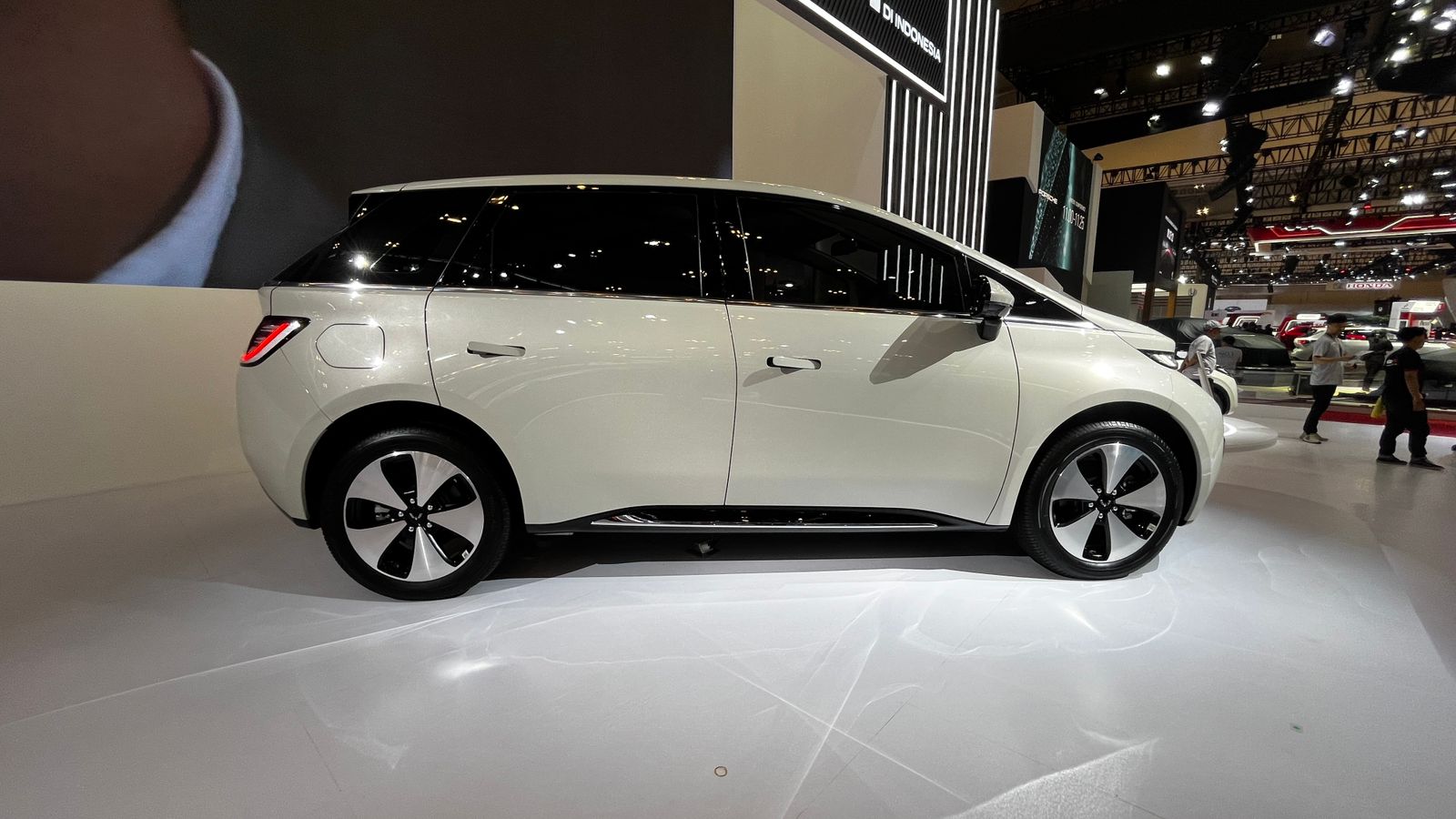 The Cloud EV under the Wuling brand gets a 50.6 kWh battery pack which allows it to have a claimed range of 460 km per charge.