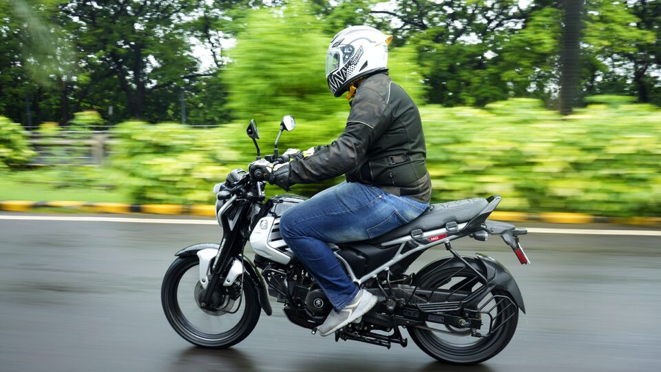 Bajaj Freedom 125 CNG Review