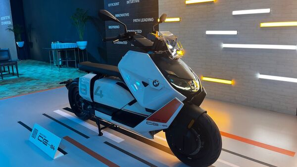 BMW CE 04
